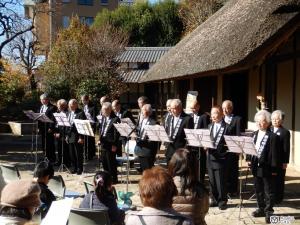 旧高橋家住宅活用事業「収穫祭」での根岸野謡披露の様子