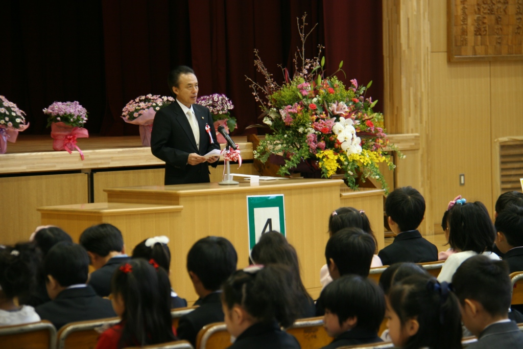 朝霞第五小学校入学式で式辞を述べました。