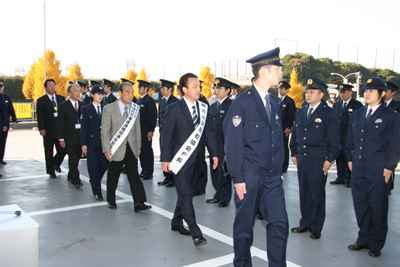 朝霞警察署で行われた年末年始特別警戒出陣式に朝霞地区防犯協会会長として出席