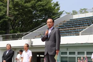 シニアスポーツフェスティバルにおいて挨拶をする富岡市長
