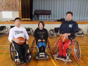 左から埼玉ライオンズ森田俊光選手、石原正治選手、ＥＬＦＩＮ古矢千尋選手