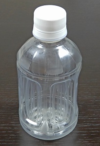 キャップ付きのボトル