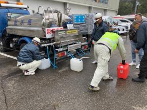 市民の方への給水（その2）