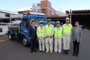 給水車出発式