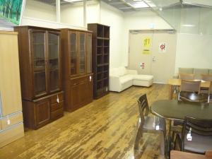 リサイクル家具展示　1階