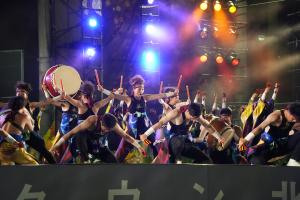 準鳴子大賞の朝霞なるこ遊和会の演舞の写真です