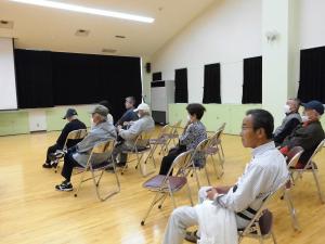 映画上映時間になるのを待つ来場者