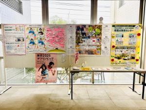 障害者週間パネル展示の様子①