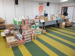 贈呈式　寄付品の数々