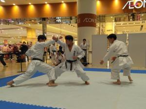 形の分解の様子