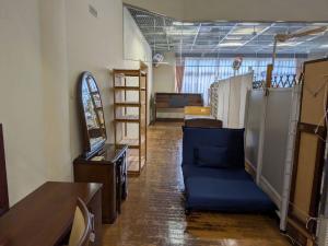 リサイクル家具展示1階②