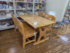 リサイクル家具展示1階③