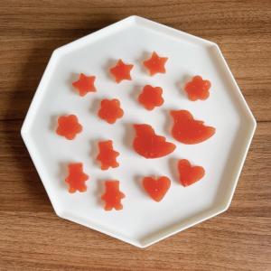 星やお花をかたどったかわいいトマトグミです