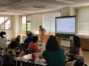 栄養について、クイズも交えてお話しました。