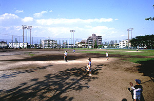 北朝霞公園野球場外観